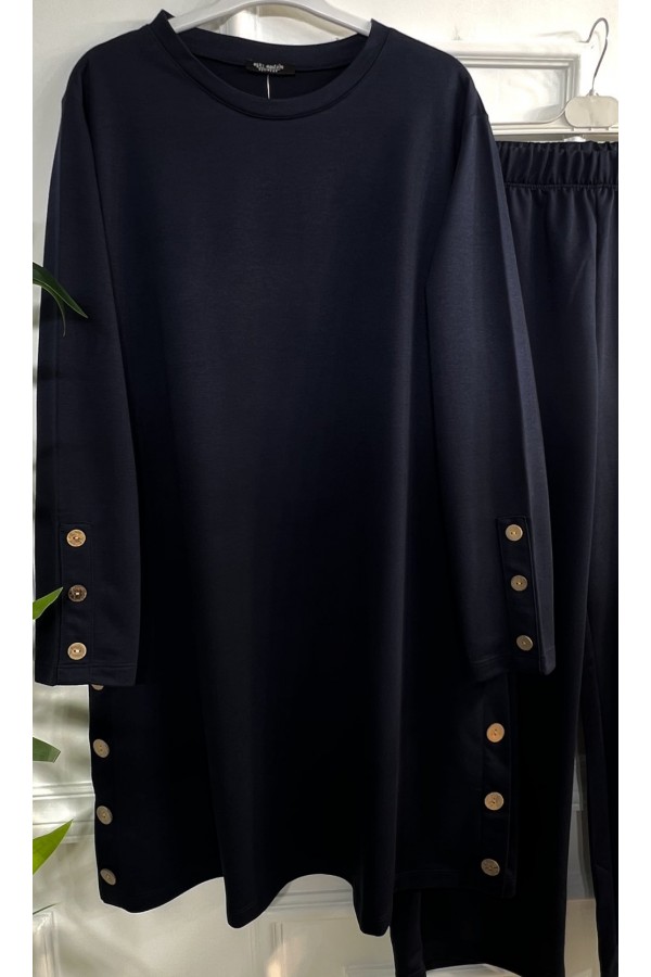 Helen Düğme Detaylı İki İplik Penye Takım - Lacivert Helen Düğme Detaylı İki İplik Penye Takım - Lacivert