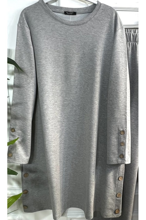 Helen Düğme Detaylı İki İplik Penye Takım - Gri Helen Düğme Detaylı İki İplik Penye Takım - Gri