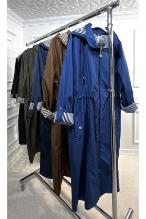 Rüya Çıkarılabilir Kapşonlu İçi Çizgili Ara Boy Trenç - Haki Rüya Çıkarılabilir Kapşonlu İçi Çizgili Ara Boy Trenç - Haki