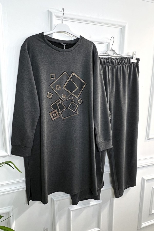 Yasmin Deri Detaylı Kare Taşlı İki İplik Penye İkili Takım - Antrasit Yasmin Deri Detaylı Kare Taşlı İki İplik Penye İkili Takım - Antrasit