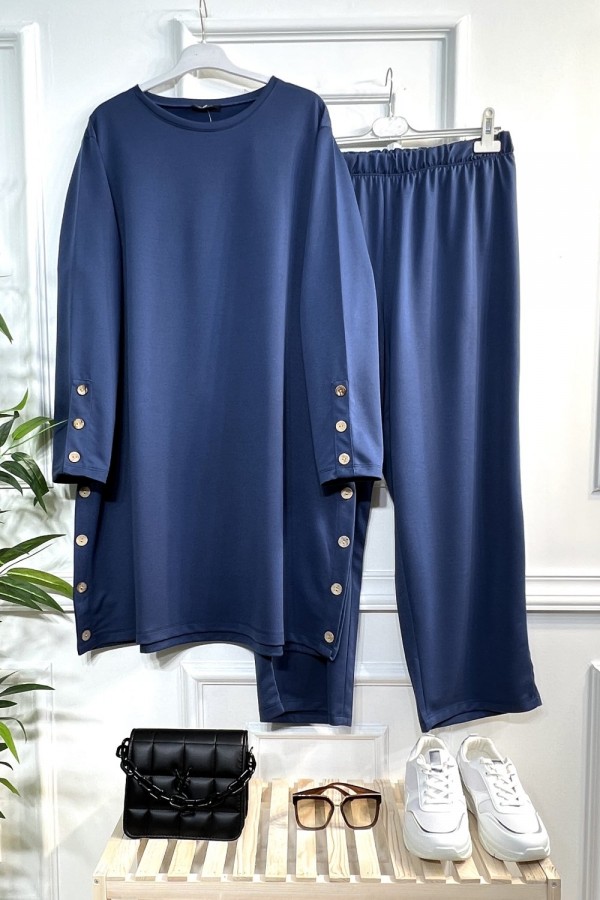 Helen Düğme Detaylı İki İplik Penye Takım - İndigo Helen Düğme Detaylı İki İplik Penye Takım - İndigo