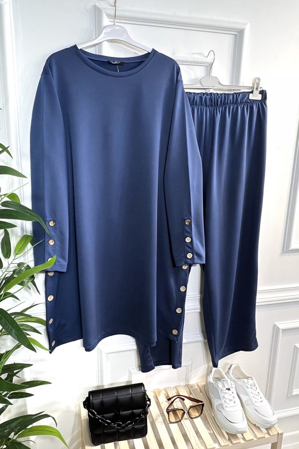 Helen Düğme Detaylı İki İplik Penye Takım - İndigo Helen Düğme Detaylı İki İplik Penye Takım - İndigo