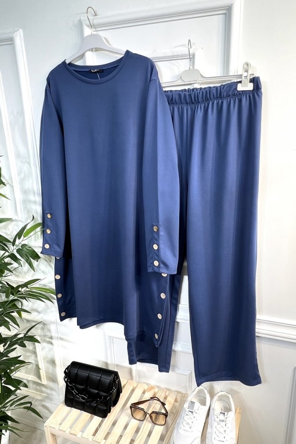 Helen Düğme Detaylı İki İplik Penye Takım - İndigo Helen Düğme Detaylı İki İplik Penye Takım - İndigo