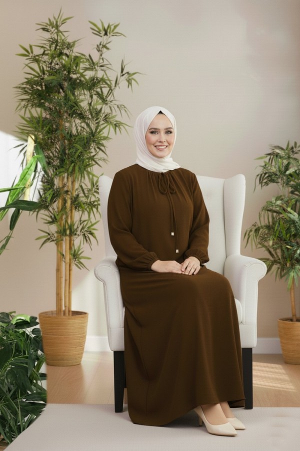 Nehir Yakası Büzgü Bağcıklı Ayrobin Elbise - Kahverengi