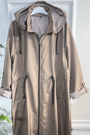 Rüya Çıkarılabilir Kapşonlu İçi Çizgili Ara Boy Trenç - Bej Rüya Çıkarılabilir Kapşonlu İçi Çizgili Ara Boy Trenç - Bej