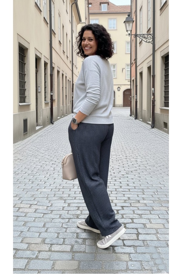 Dilan Bol Paça Beli Lastikli Yumuşak Kaşe Pantolon-Siyah Zincir