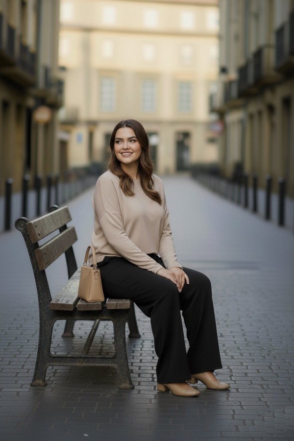 Elmas Beli Lastikli Bol Paça Pantolon- Siyah Elmas Beli Lastikli Bol Paça Pantolon- Siyah