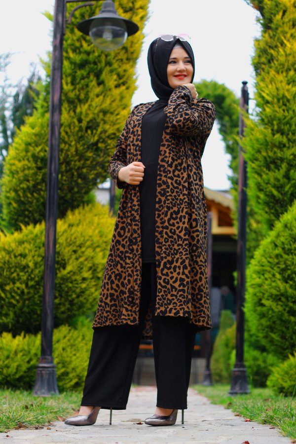 Büyük Beden Desenli Üçlü Takım kimonotunikpantolon Kahve Leopar Büyük Beden Desenli Üçlü Takım kimonotunikpantolon Kahve Leopar