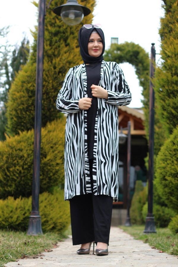 Büyük Beden Desenli Üçlü Takım kimonotunikpantolon Siyah Zebra Büyük Beden Desenli Üçlü Takım kimonotunikpantolon Siyah Zebra