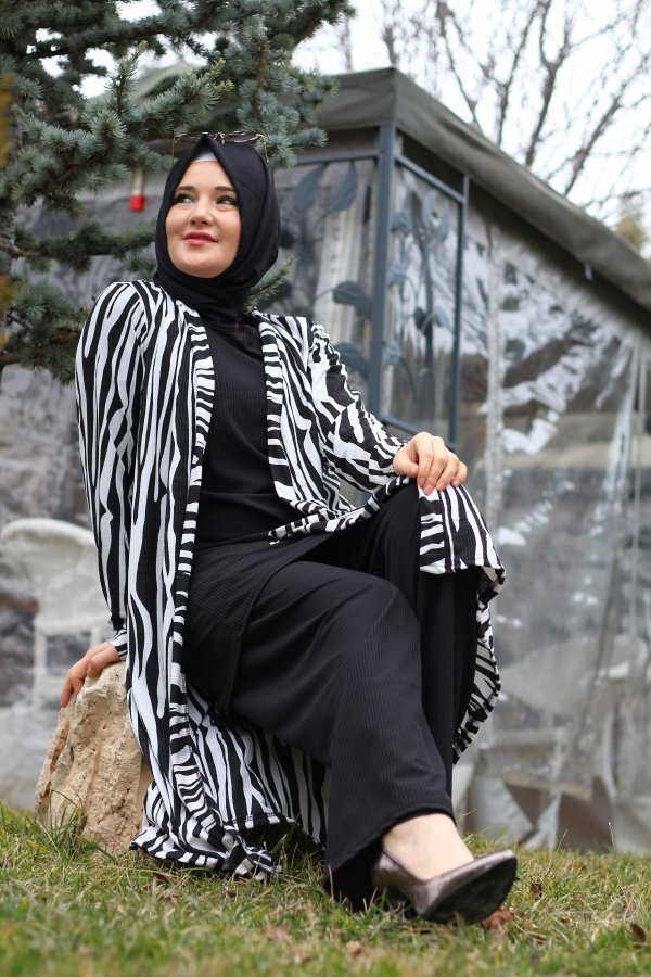 Büyük Beden Desenli Üçlü Takım kimonotunikpantolon Siyah Zebra Büyük Beden Desenli Üçlü Takım kimonotunikpantolon Siyah Zebra