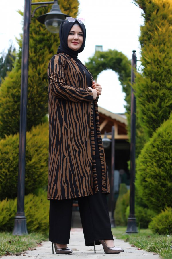 Büyük Beden Desenli Üçlü Takım kimonotunikpantolon Kahve Zebra Büyük Beden Desenli Üçlü Takım kimonotunikpantolon Kahve Zebra